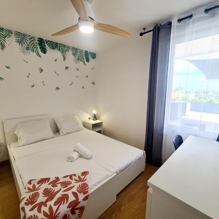 Appartement de 4 chambres avec terrasse de 150 m2 et parking privé - Apartment - 29