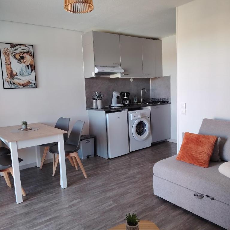 Les Hauts de Balaruc THERMES - Appartement 1 Chambre - Vue sur Piscine - 11