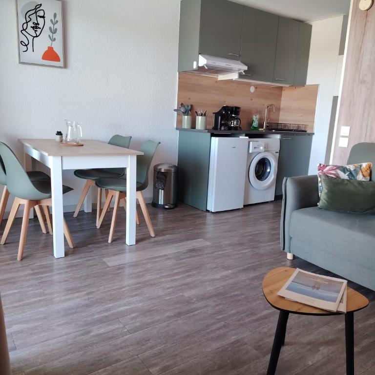 Les Hauts de Balaruc THERMES - Appartement 1 Chambre - Vue sur Piscine - 10