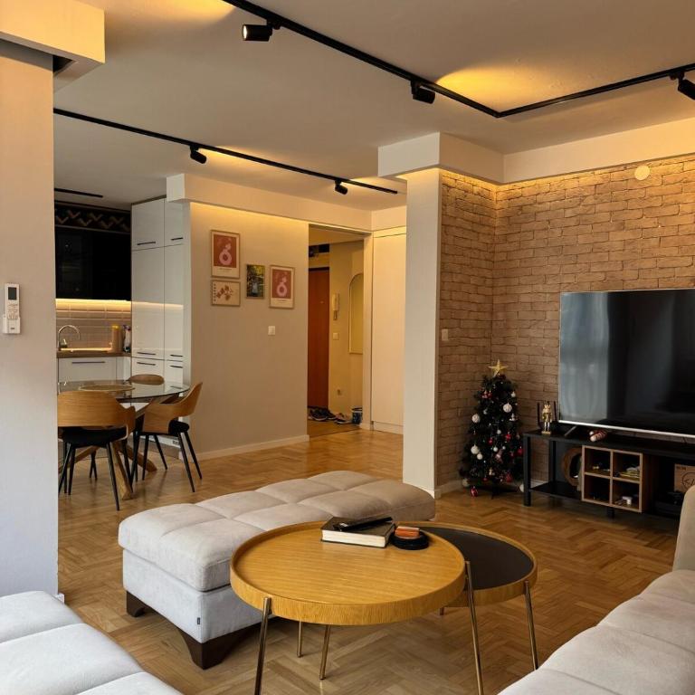 Sakura Stay - 2bdr - AC - Central - Two-Bedroom Apartment - 1