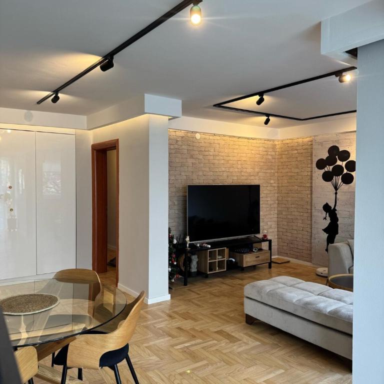 Sakura Stay - 2bdr - AC - Central - Two-Bedroom Apartment - 7