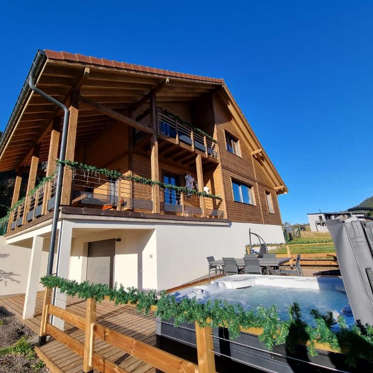 Chalet Bois le Havre du sotrè Gérardmer Sauna panoramique jacuzzi 14 personnes et 1 bébé - Chalet Superior - 96