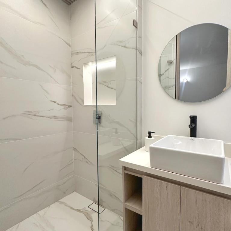 Apartamento moderno 2 habitaciones Hasta 6 huéspedes Cerca Laureles y Unicentro Medellín - Apartamento de 3 dormitorios - 18