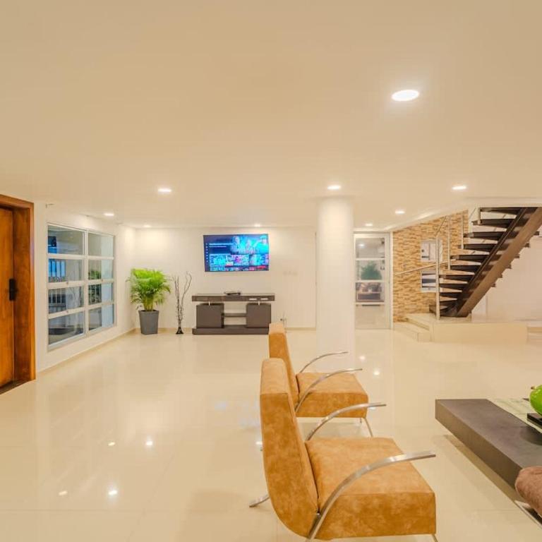 Encanto Mansion - 6BR Luxury Villa Near Walled City - Villa - 4