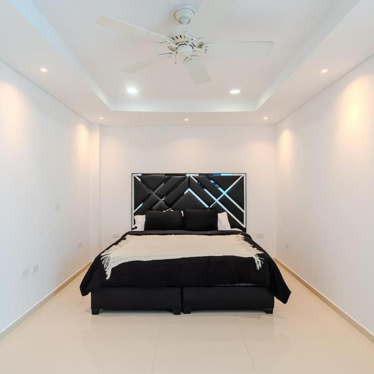 Encanto Mansion - 6BR Luxury Villa Near Walled City - Villa - 29