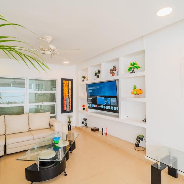 Encanto Mansion - 6BR Luxury Villa Near Walled City - Villa - 47