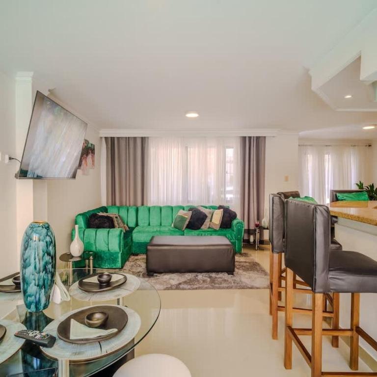 7 Bedroom Gorgeous Vacation Villa - Close to Walled City - Villa - 18