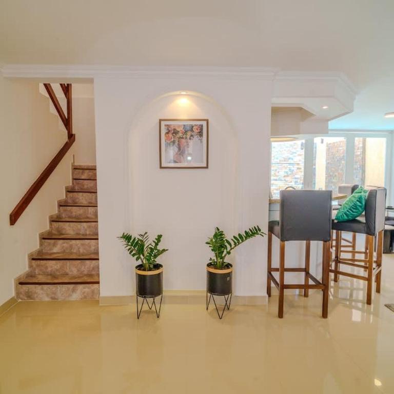 7 Bedroom Gorgeous Vacation Villa - Close to Walled City - Villa - 17