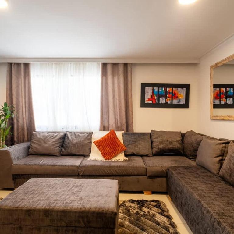 5 Bedroom Villa with Pool & Rooftop Near Old City - Villa - 13
