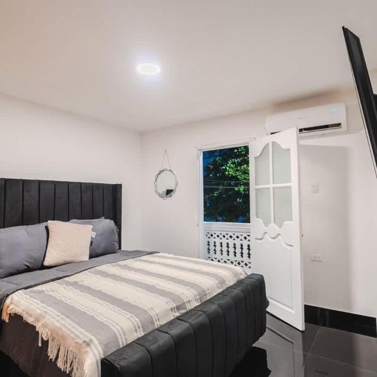 5 Bedroom Villa with Pool & Rooftop Near Old City - Villa - 28