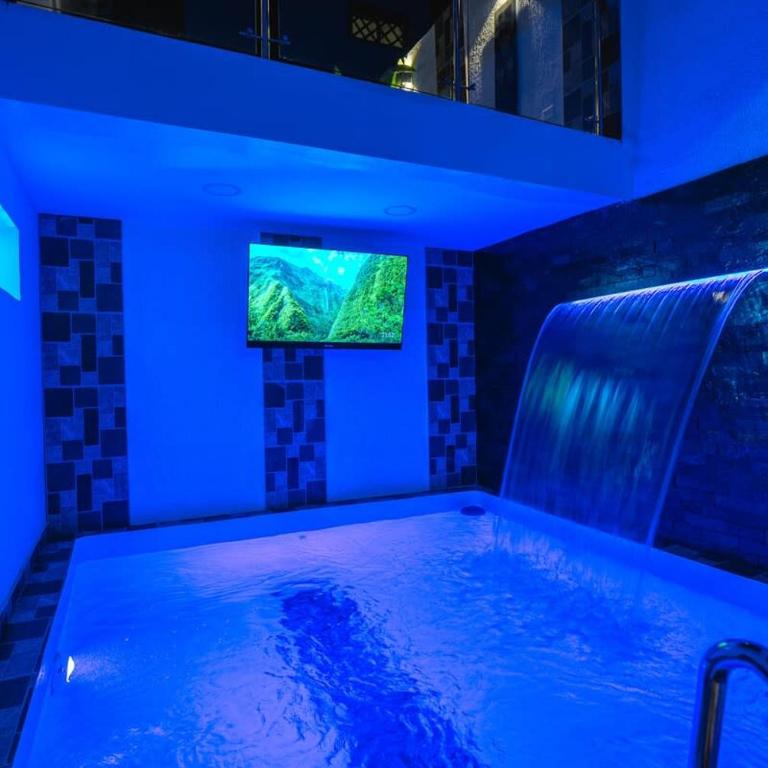 5 Bedroom Villa with Pool & Rooftop Near Old City - Villa - 40