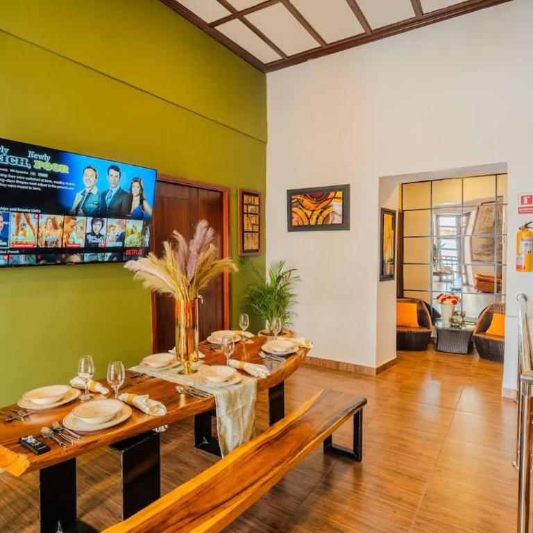 7BR Walled City Diamond Villa - Rooftop Heated Jacuzzi - Villa - 3