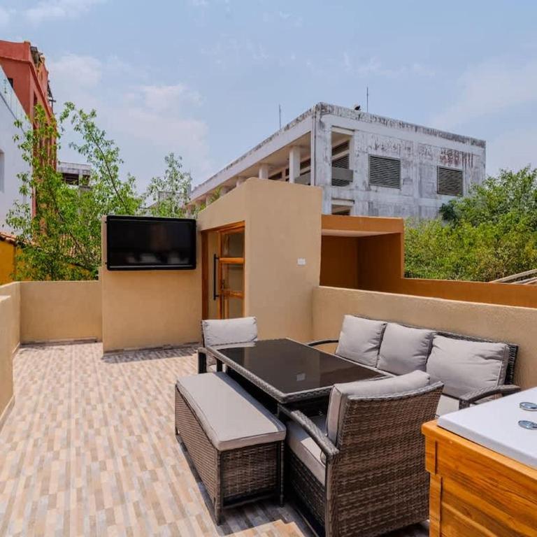 7BR Walled City Diamond Villa - Rooftop Heated Jacuzzi - Villa - 10