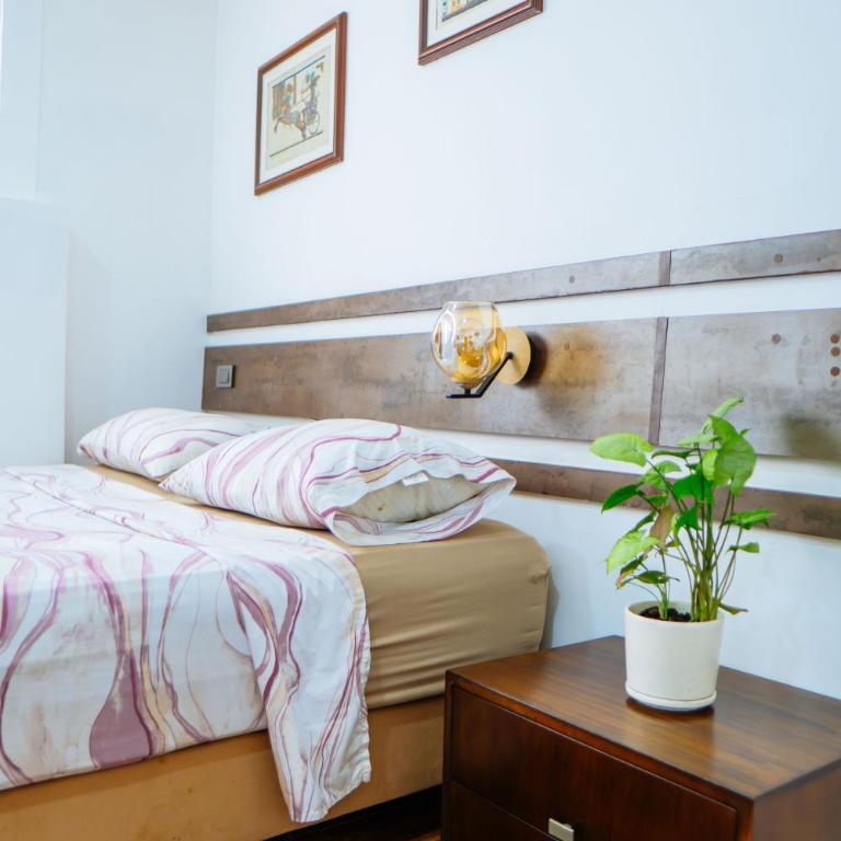 Villa 97 guayaquil Suites y Habitaciones Económicas Cerca del Aeropuerto - Estudio Familiar - 1