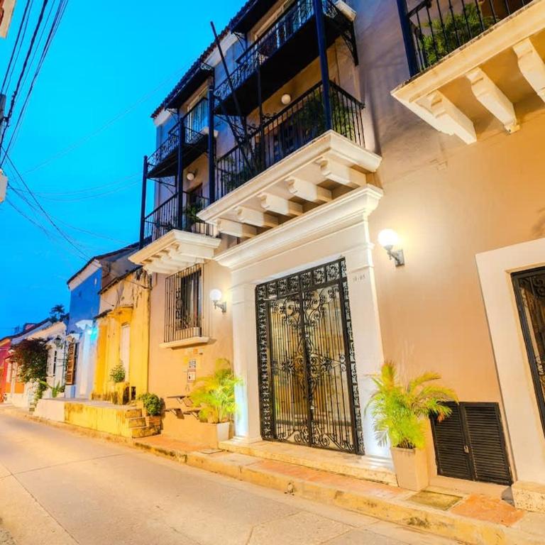 Walled City 9BR Luxury Villa - Jacuzzi & Pool Table - Villa - 4