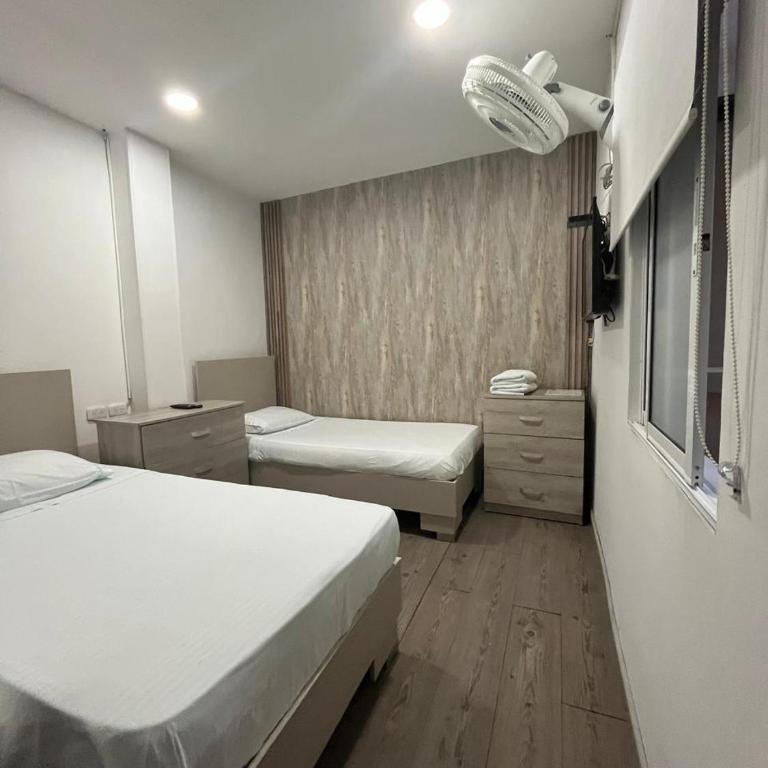 Hotel 42 Avenida - Habitación Doble Estándar con ventilador - 1