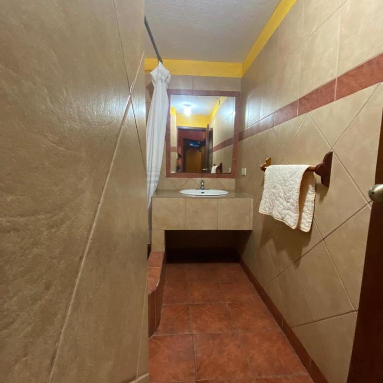 HOTEL EL REFUGIO, Salinerito - Habitación Doble con baño privado - 4