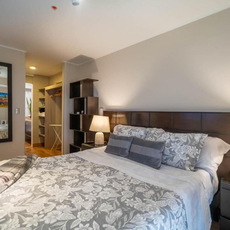 Luxury Flat Miraflores Pool Gym Fast WiFi Balcony - One-Bedroom Apartment - 14
