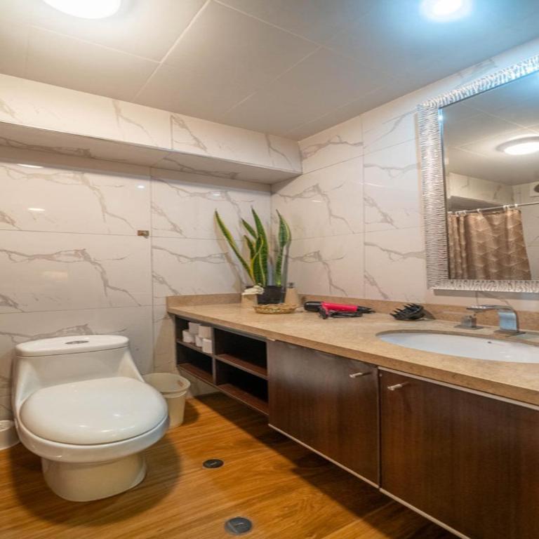 Luxury Flat Miraflores Pool Gym Fast WiFi Balcony - One-Bedroom Apartment - 5