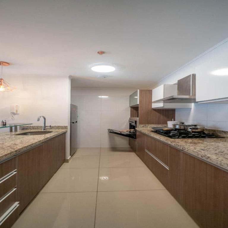 Luxury Flat Miraflores Pool Gym Fast WiFi Balcony - One-Bedroom Apartment - 4