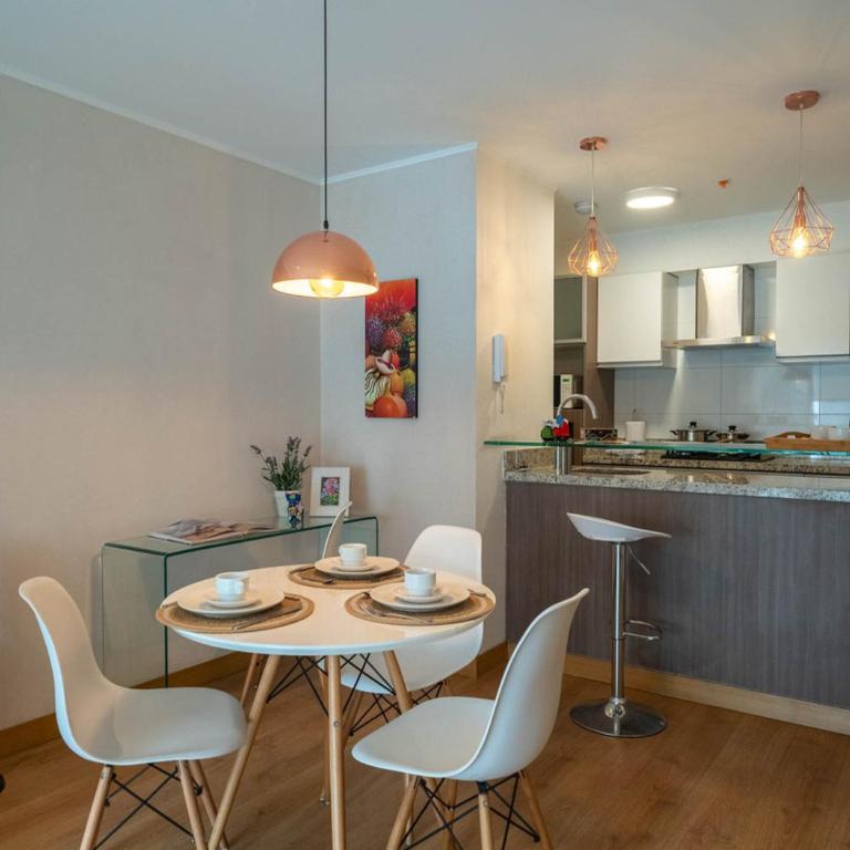 Luxury Flat Miraflores Pool Gym Fast WiFi Balcony - One-Bedroom Apartment - 8