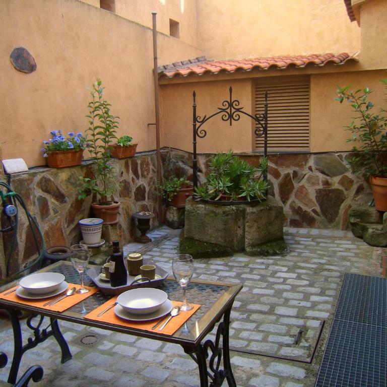 Apartamentos Suites&Homes - Apartamento de 1 dormitorio con patio - calle Arcediano, 6 - 5