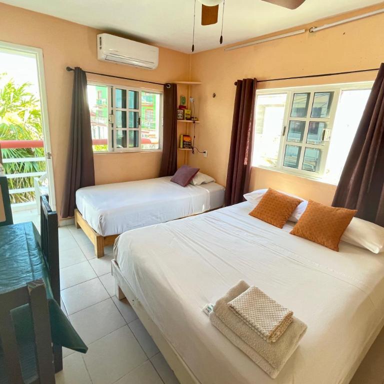 Central Studio with Balcony & Kitchen - Apartment with Balcony - 1