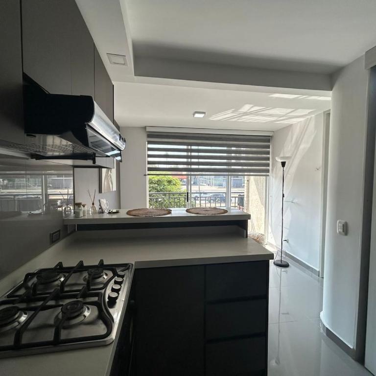 Apartamento tipo loft al norte de Cali, cerca al aeropuerto y terminal - One-Bedroom Apartment - 9