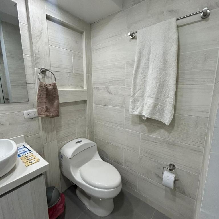 Apartamento tipo loft al norte de Cali, cerca al aeropuerto y terminal - One-Bedroom Apartment - 30
