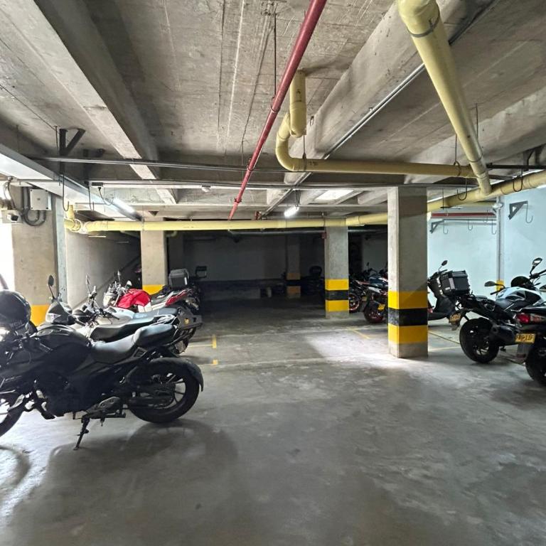Apartamento tipo loft al norte de Cali, cerca al aeropuerto y terminal - One-Bedroom Apartment - 42