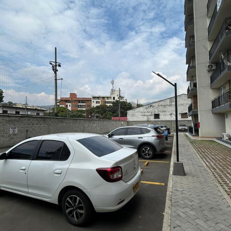 Apartamento tipo loft al norte de Cali, cerca al aeropuerto y terminal - One-Bedroom Apartment - 58