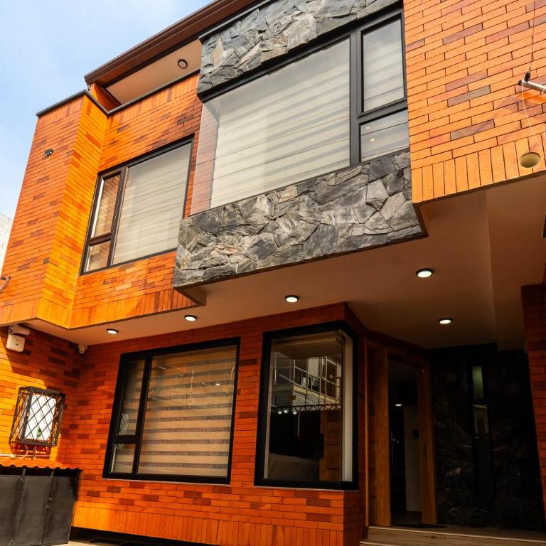 Moderna Casa Cuenca - Three-Bedroom House - 1