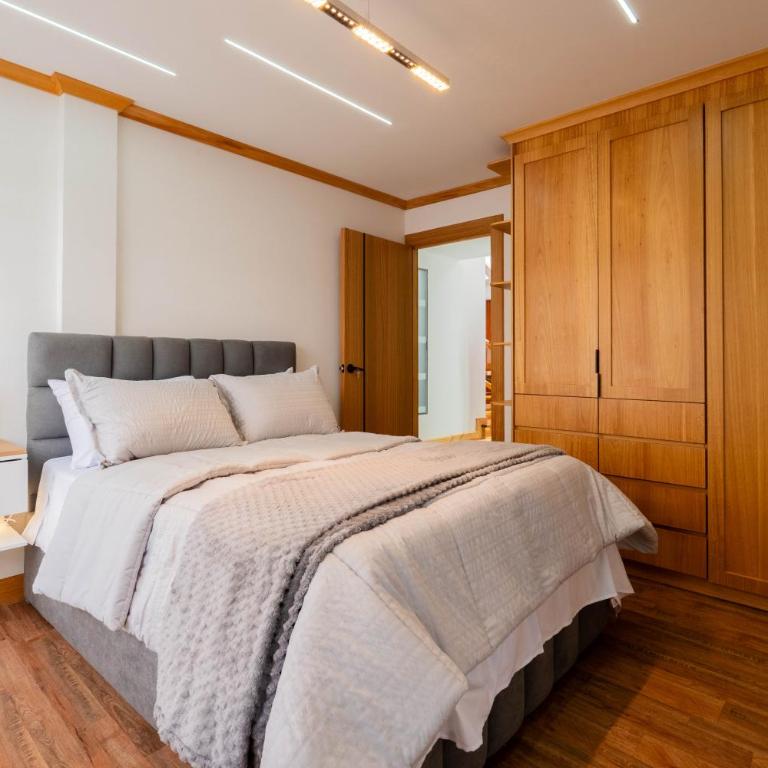 Moderna Casa Cuenca - Three-Bedroom House - 43