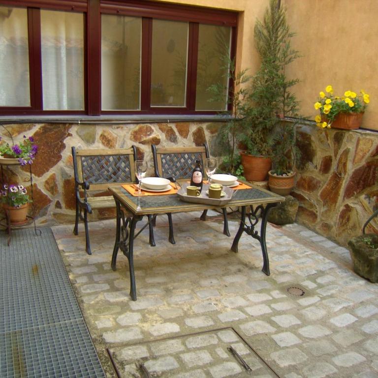 Apartamentos Suites&Homes - Apartamento de 1 dormitorio con patio - calle Arcediano, 6 - 1