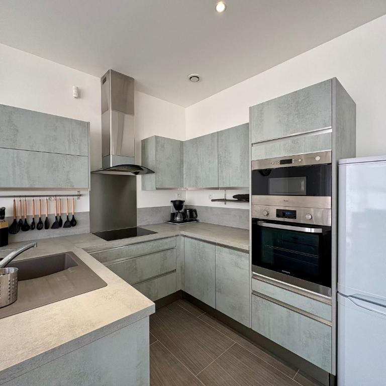 Bel appartement à 650m de la plage avec WIFI et parking - FR-1-323-589 - Apartment - 3