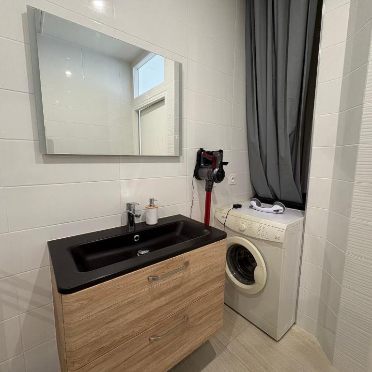 Bel appartement à 650m de la plage avec WIFI et parking - FR-1-323-589 - Apartment - 17