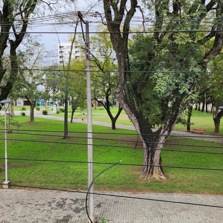 Departamento Centrico con vista única a Plaza Sarmiento - Apartamento de 1 dormitorio - 12