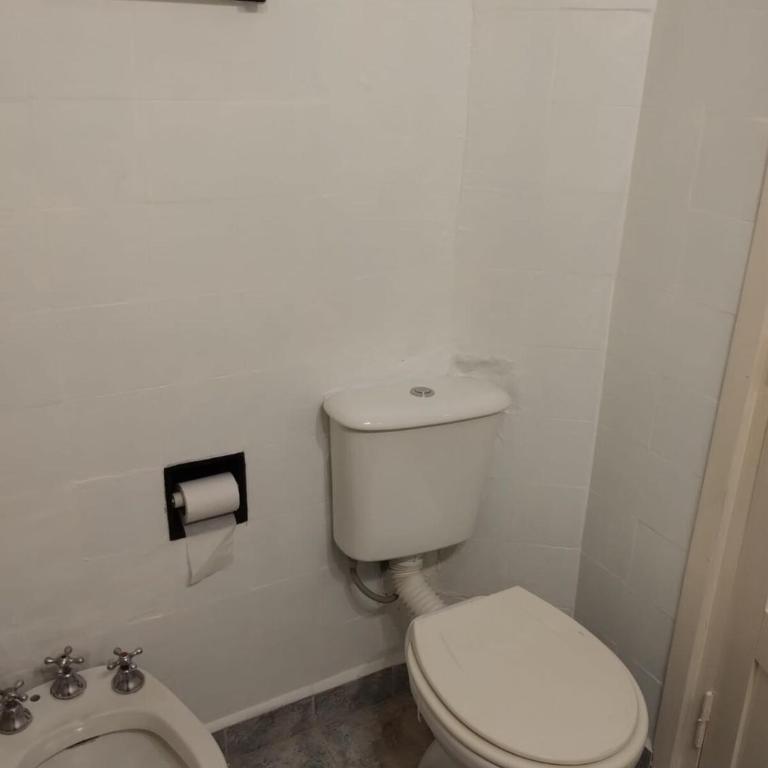 Casa Alojamiento con jardín y cochera - Casa con 1 dormitorio - 13