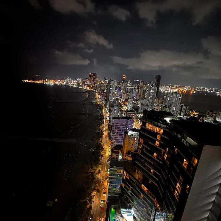 Oceanview Bocagrande Laguito Palmetto Sunset Building - Two-Bedroom Apartment with Balcony and Sea View - 4