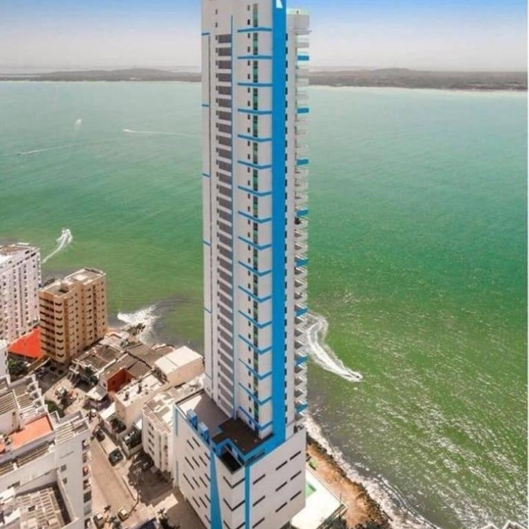 Oceanview Bocagrande Laguito Palmetto Sunset Building - Two-Bedroom Apartment with Balcony and Sea View - 17