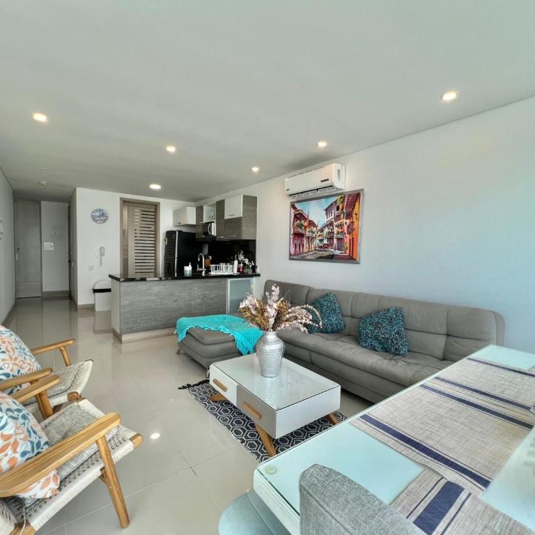 Oceanview Bocagrande Laguito Palmetto Sunset Building - Two-Bedroom Apartment with Balcony and Sea View - 18