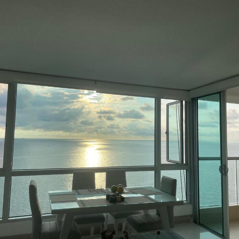 Oceanview Bocagrande Laguito Palmetto Sunset Building - Two-Bedroom Apartment with Balcony and Sea View - 19