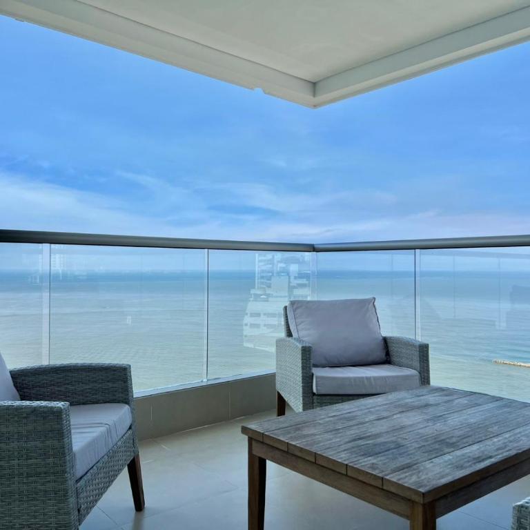 Oceanview Bocagrande Laguito Palmetto Sunset Building - Two-Bedroom Apartment with Balcony and Sea View - 20