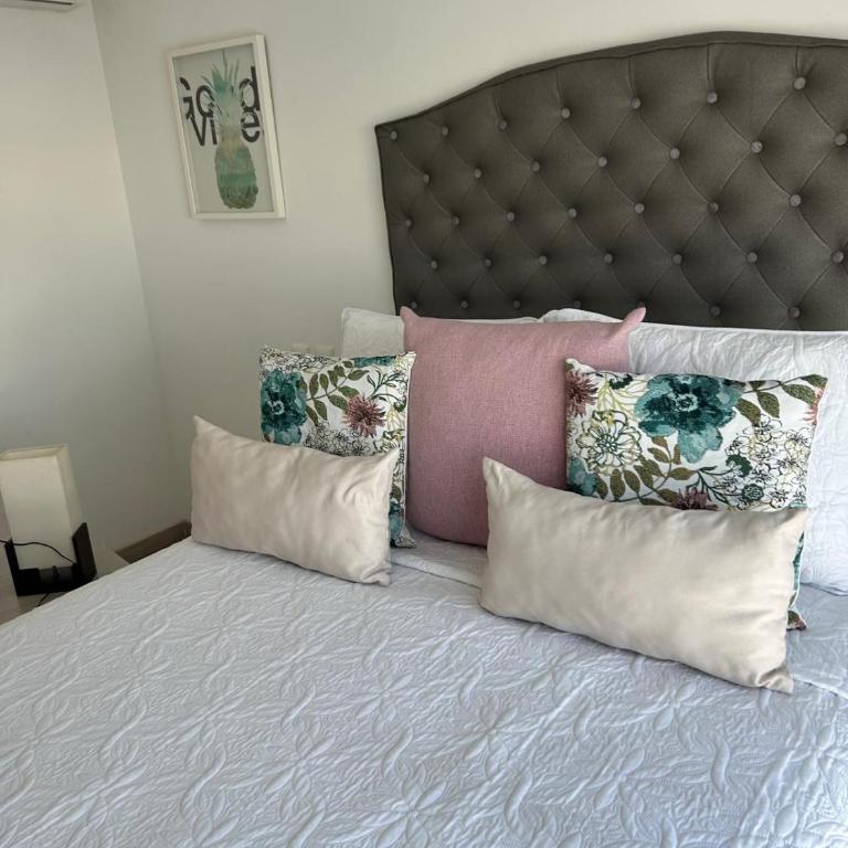 Oceanview Bocagrande Laguito Palmetto Sunset Building - Two-Bedroom Apartment with Balcony and Sea View - 24