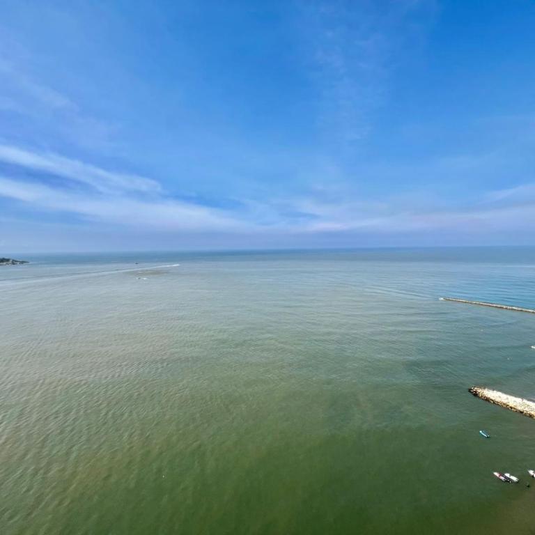 Oceanview Bocagrande Laguito Palmetto Sunset Building - Two-Bedroom Apartment with Balcony and Sea View - 25
