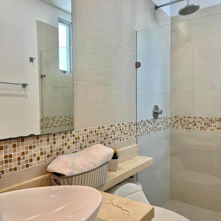 Oceanview Bocagrande Laguito Palmetto Sunset Building - Two-Bedroom Apartment with Balcony and Sea View - 37