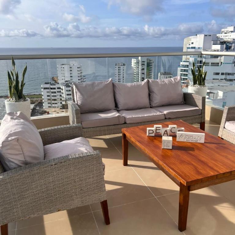 Oceanview Bocagrande Laguito Palmetto Sunset Building - Two-Bedroom Apartment with Balcony and Sea View - 1