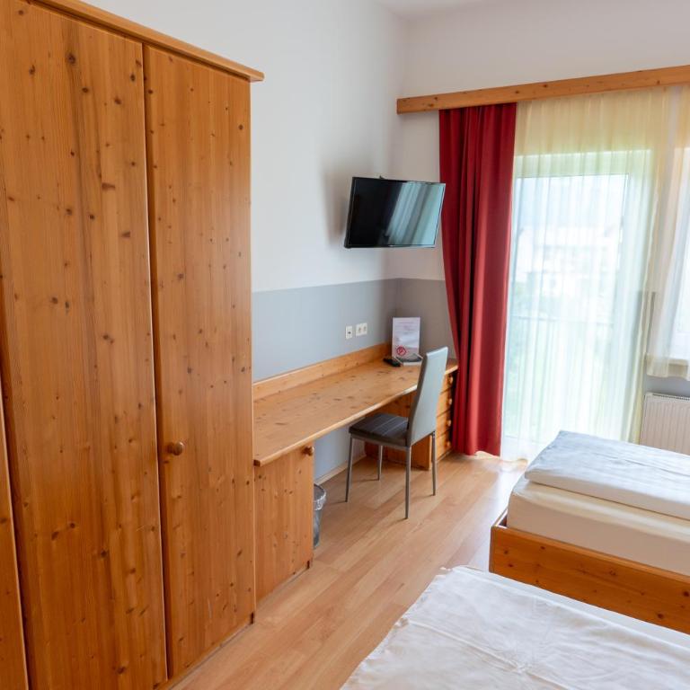 Gästehaus Ehweiner - Deluxe Doppel-/Zweibettzimmer - 13
