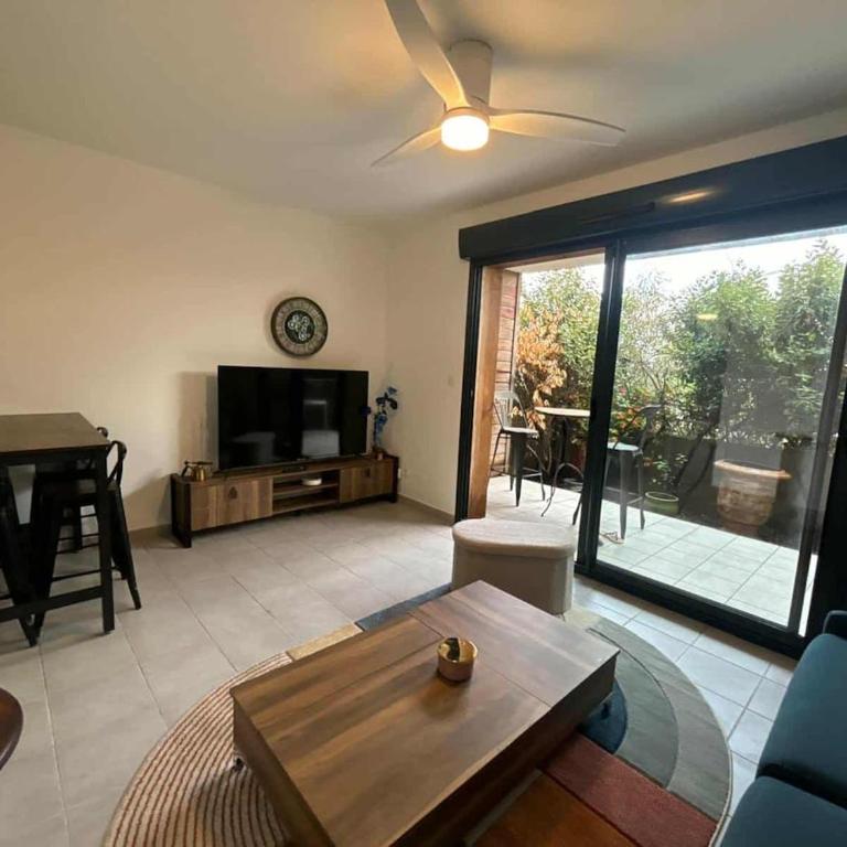 Confortable appartement rez de jardin- terrasse - parking - Apartamento de 1 dormitorio - 2