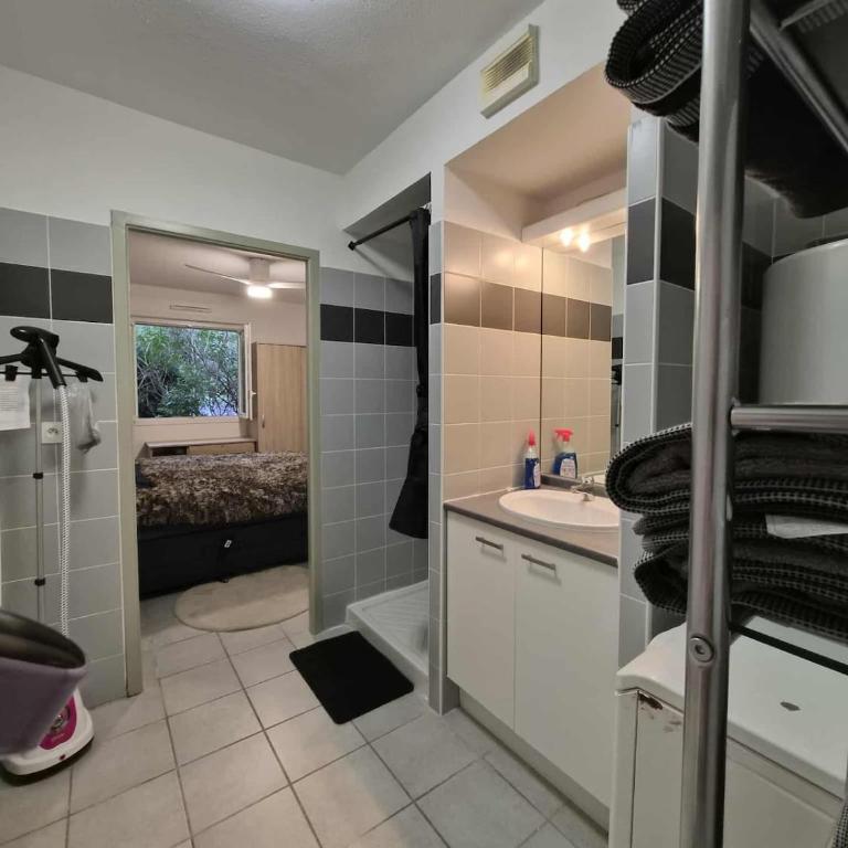 Confortable appartement rez de jardin- terrasse - parking - Apartamento de 1 dormitorio - 12